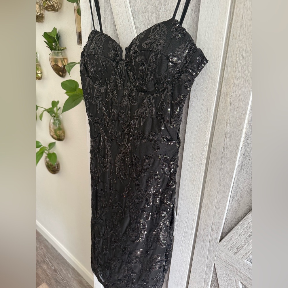 *Windsor Gorgeous Black Strapless Dress - Picture 6 of 15